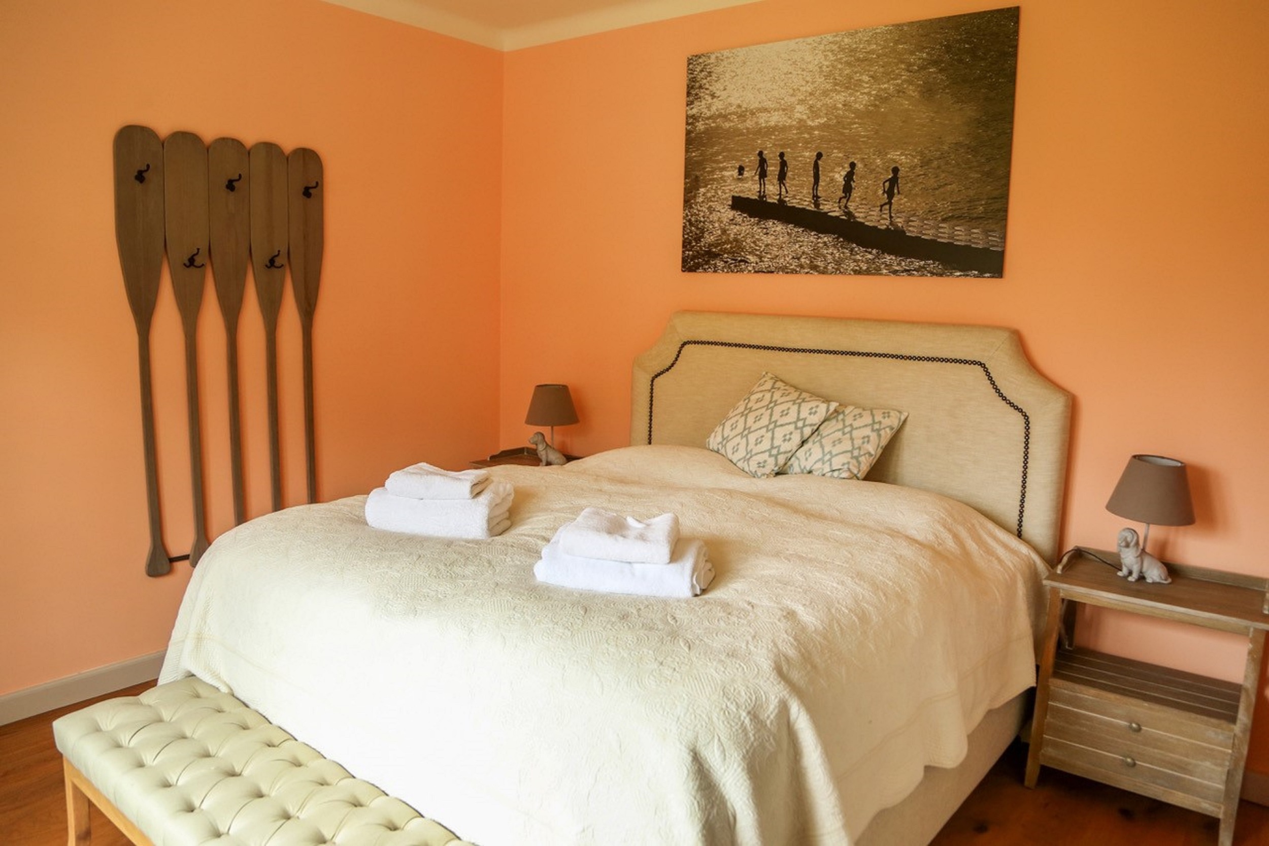 Schlafzimmer_beige_orange_Landhaus Litschau